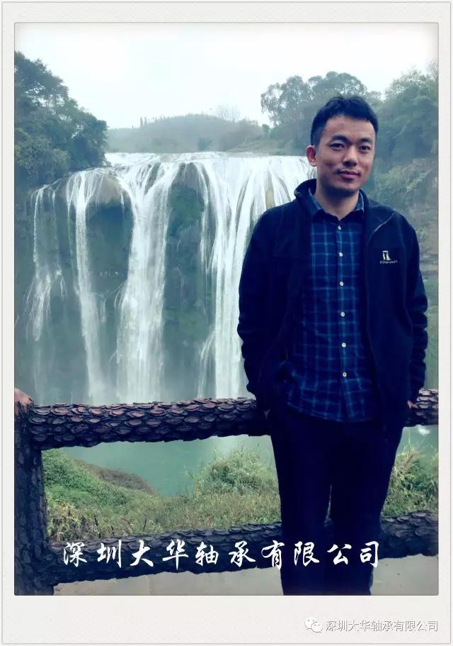 來一張浦經理的特寫，有沒有長得很像李彥宏？